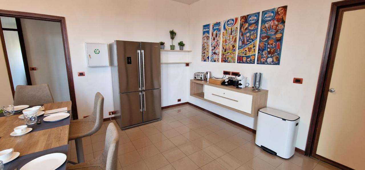 Forumguesthouse Verdi Centro Storico Parma Luaran gambar